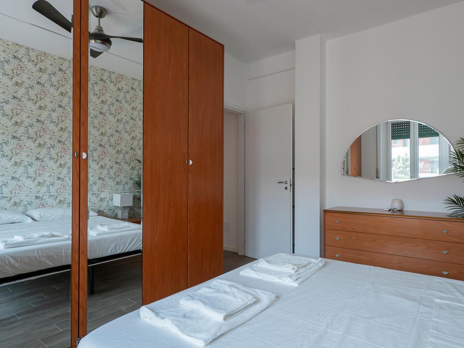 Raffinato Ed Elegante Bilocale - Lorenteggio Metropolitana M4 Apartamento Milão